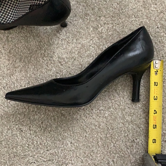 Rampage | Black Pointy Toe Pumps - Picture 5 of 5